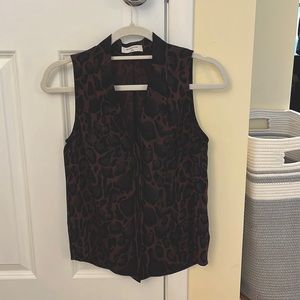 Sleeveless Power Blouse︱Babaton